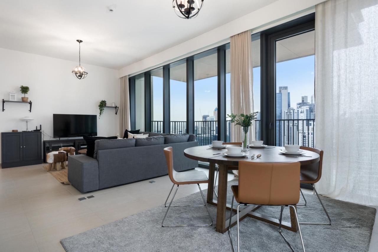 Breathtaking City Views From Dt Apt With Terrace Dubai Exterior foto