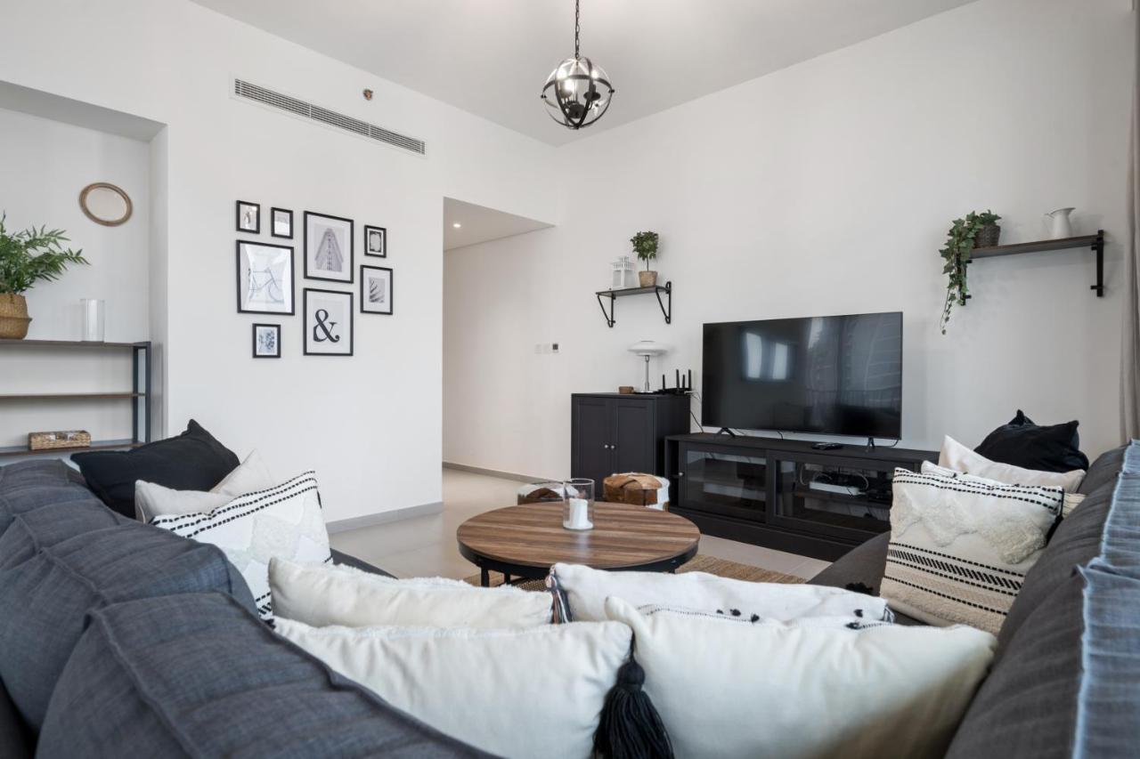 Breathtaking City Views From Dt Apt With Terrace Dubai Exterior foto